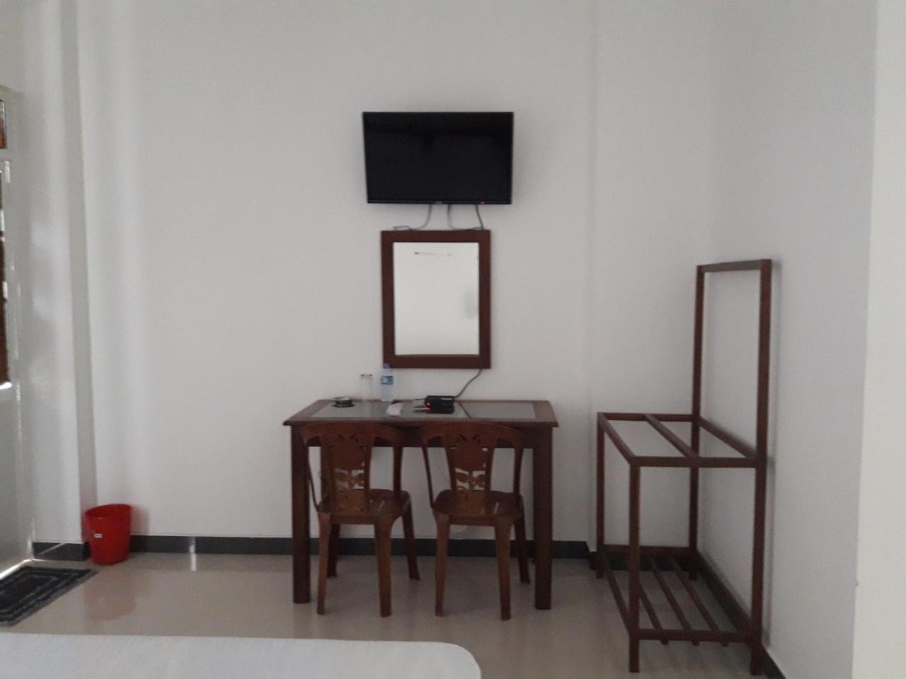 Kanora Lake Resort Maharagama Esterno foto