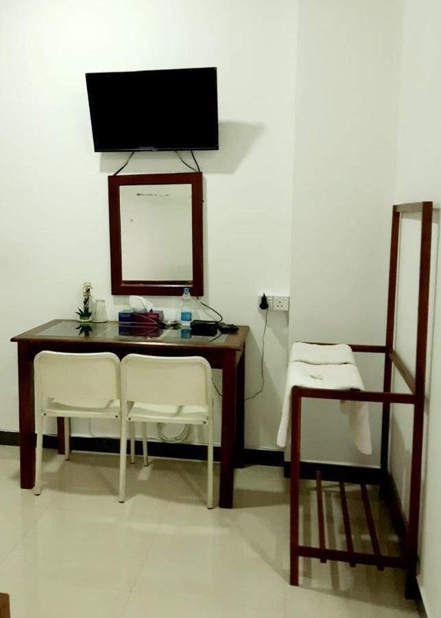 Kanora Lake Resort Maharagama Esterno foto