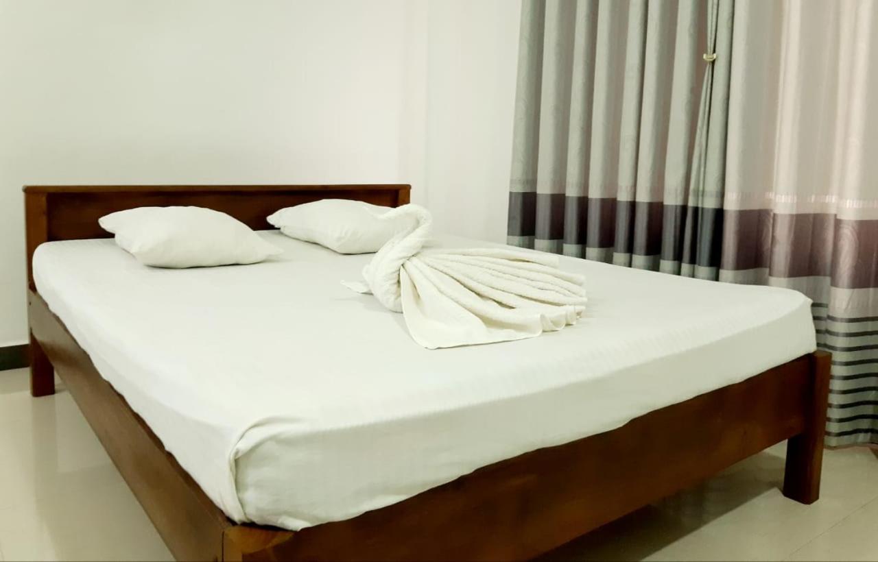 Kanora Lake Resort Maharagama Esterno foto