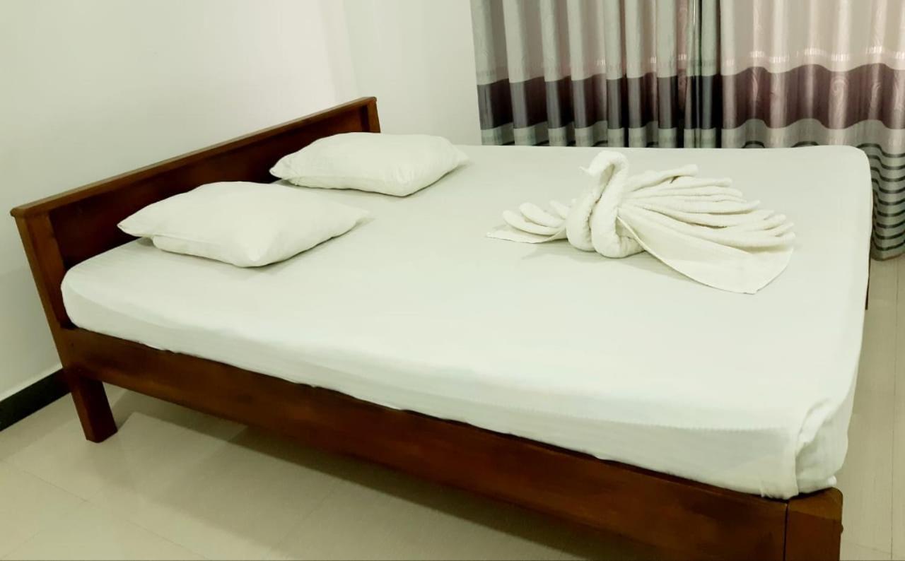 Kanora Lake Resort Maharagama Esterno foto
