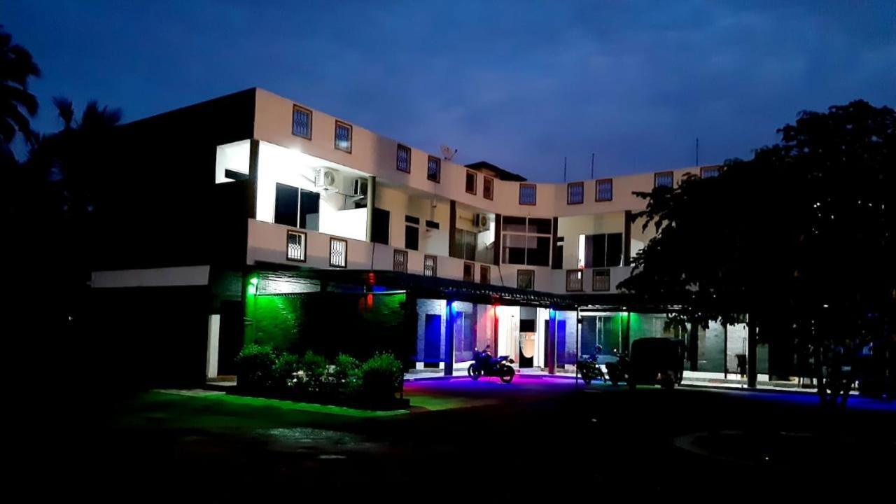 Kanora Lake Resort Maharagama Esterno foto